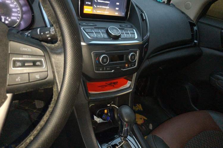 Used Dongfeng Aeolus AX5 2017 1.4T Automatic Quyue Model Connected Version Audio And AC Panel