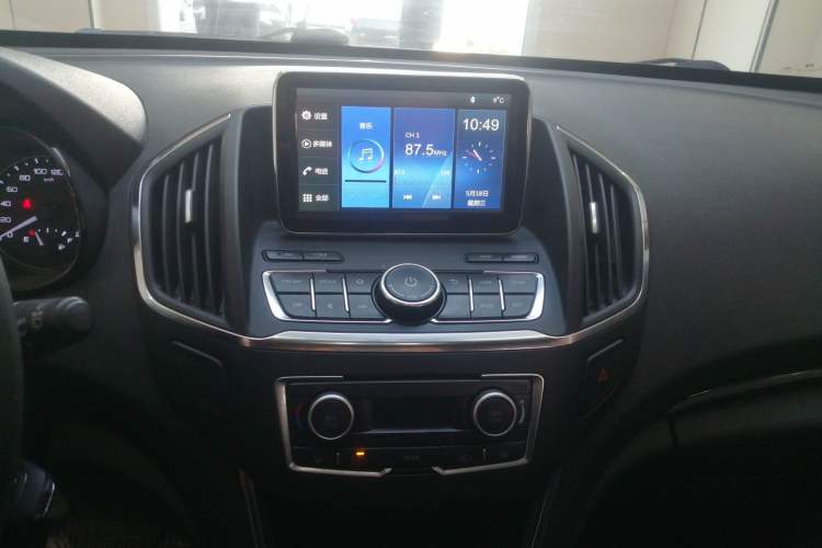 Used Dongfeng Aeolus AX5 2017 1.4T Automatic Qushang Model Audio And AC Panel