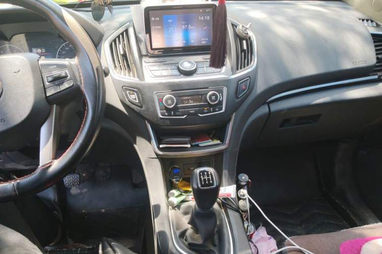 Used Dongfeng Aeolus AX5 2017 1.4T Manual Quyue Model Connected Version Audio And AC Panel
