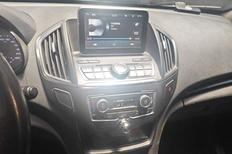 Used Dongfeng Aeolus AX5 2017 1.4T Automatic Qushang Model Audio And AC Panel