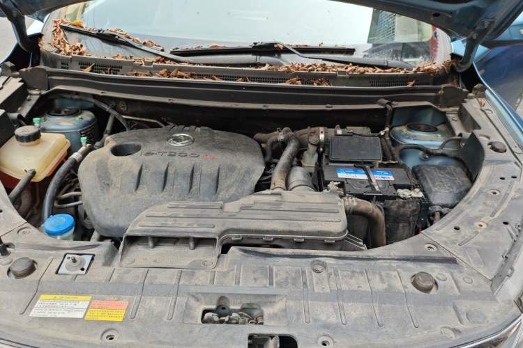 Used Dongfeng Aeolus AX5 2017 1.4T Manual Quyue Model Engine Bay