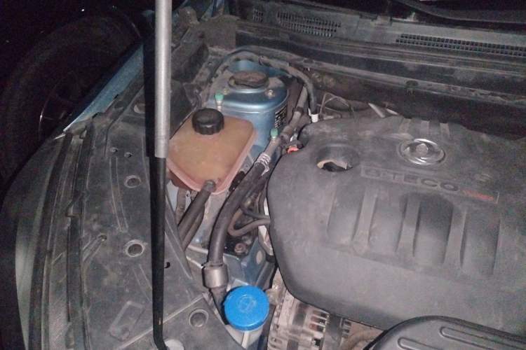 Used Dongfeng Aeolus AX5 2017 1.4T Manual Qushang Model Engine Bay Right
