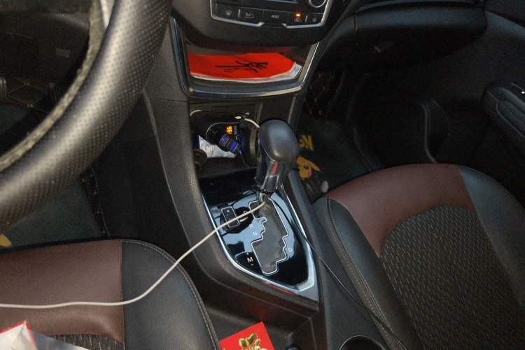 Used Dongfeng Aeolus AX5 2017 1.4T Automatic Quyue Model Connected Version Gear Lever