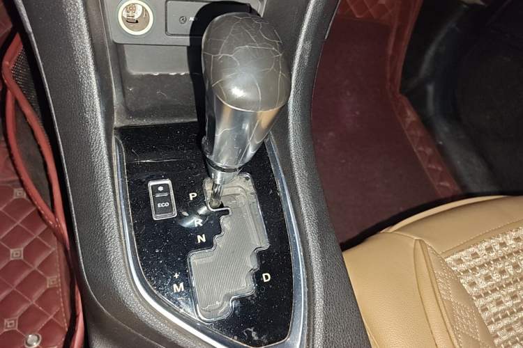 Used Dongfeng Aeolus AX5 2017 1.4T Automatic Qushang Model Gear Lever