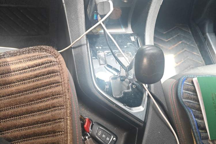 Used Dongfeng Aeolus AX5 2017 1.4T Automatic Qushang Model Gear Lever