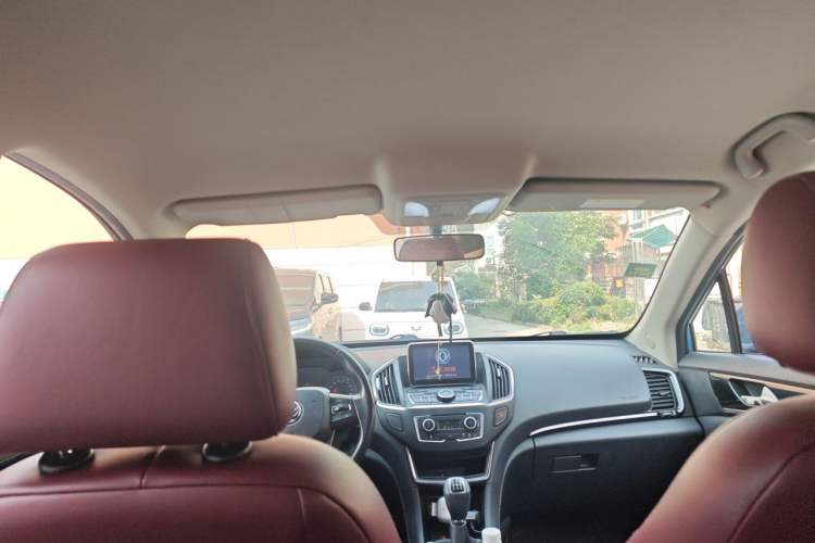 Used Dongfeng Aeolus AX5 2017 1.4T Manual Qushang Model Headliner