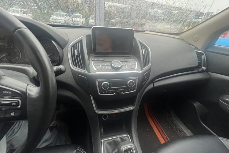 Used Dongfeng Aeolus AX5 2017 1.4T Manual Qushang Model Interior 4