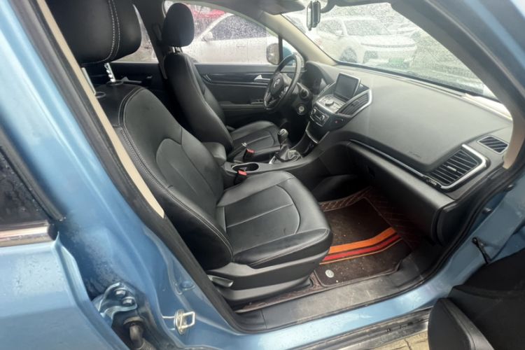 Used Dongfeng Aeolus AX5 2017 1.4T Manual Qushang Model Interior 7