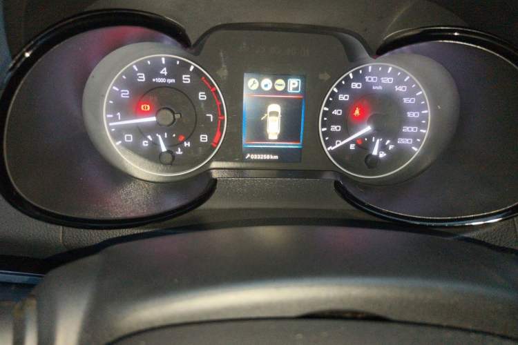 Used Dongfeng Aeolus AX5 2017 1.4T Automatic Quyue Model Connected Version Odometer Close Up