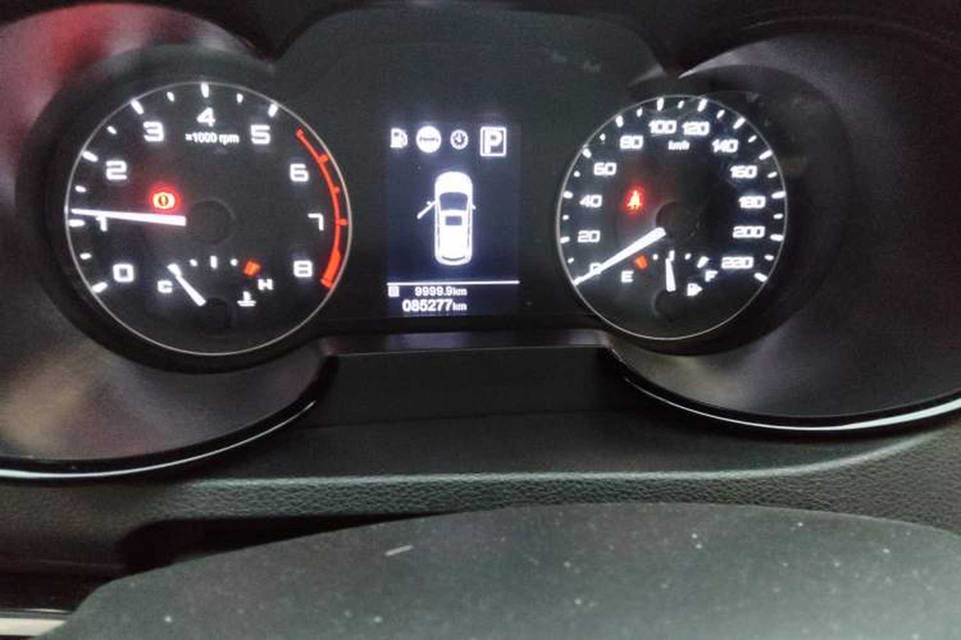 Used Dongfeng Aeolus AX5 2017 1.4T Automatic Qushang Model Odometer Close Up