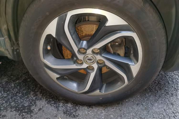 Used Dongfeng Aeolus AX5 2017 1.4T Automatic Quyue Model Right Front Wheel Hub