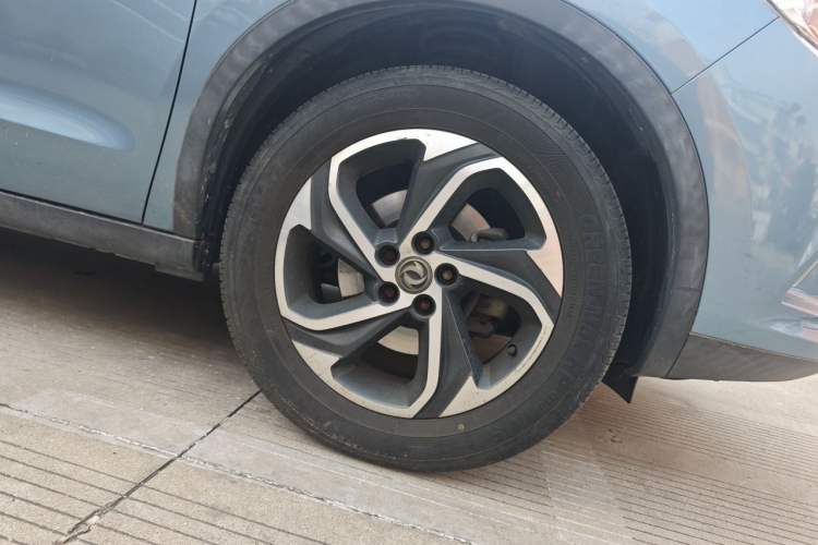 Used Dongfeng Aeolus AX5 2017 1.4T Manual Qushang Model Right Front Wheel Hub