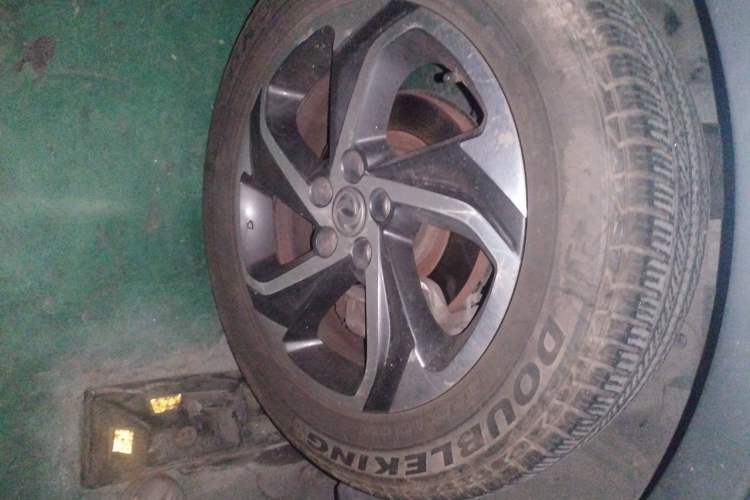 Used Dongfeng Aeolus AX5 2017 1.4T Manual Qushang Model Right Front Wheel Hub