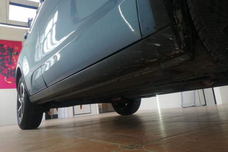 Used Dongfeng Aeolus AX5 2017 1.4T Automatic Qushang Model Right Side Sill