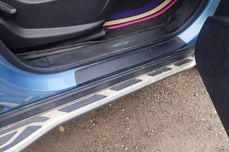 Used Dongfeng Aeolus AX5 2017 1.4T Automatic Quyue Model Right Side Sill