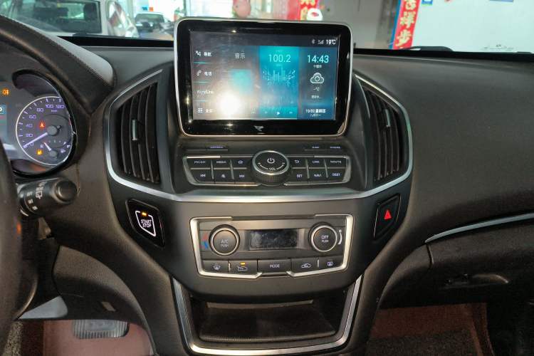 Used Dongfeng Aeolus AX5 2017 1.4T Automatic Qúzūn Model Audio And AC Panel