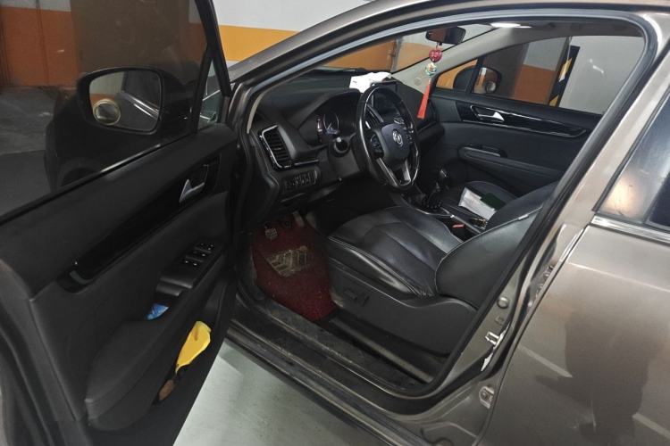 Used Dongfeng Aeolus AX5 2017 1.4T Manual Fun Edition Driver Seat