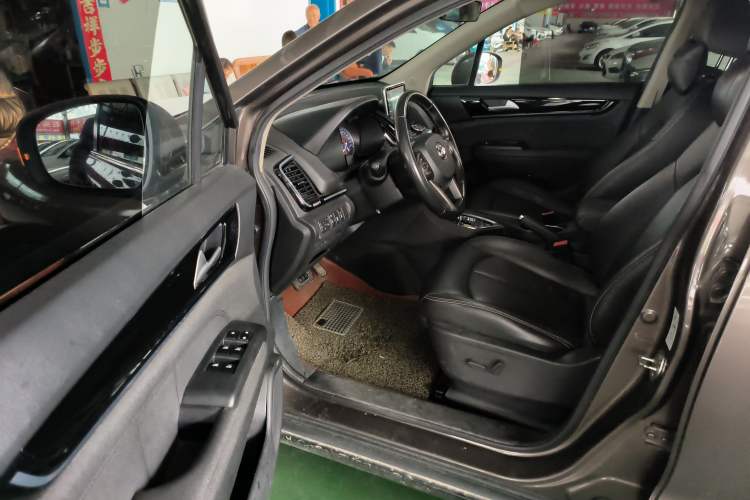 Used Dongfeng Aeolus AX5 2017 1.4T Automatic Qúzūn Model Driver Seat