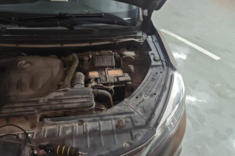 Used Dongfeng Aeolus AX5 2017 1.4T Manual Fun Edition Engine Bay Left