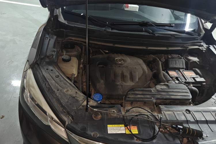 Used Dongfeng Aeolus AX5 2017 1.4T Manual Fun Edition Engine Bay Right