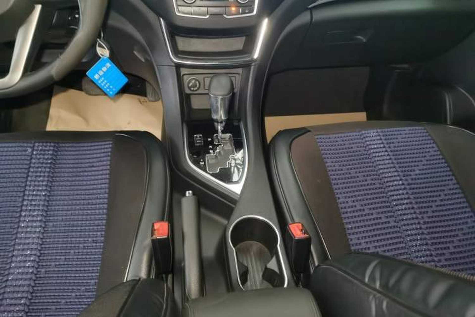 Used Dongfeng Aeolus AX5 2017 1.4T Automatic Qushang Model Gear Lever