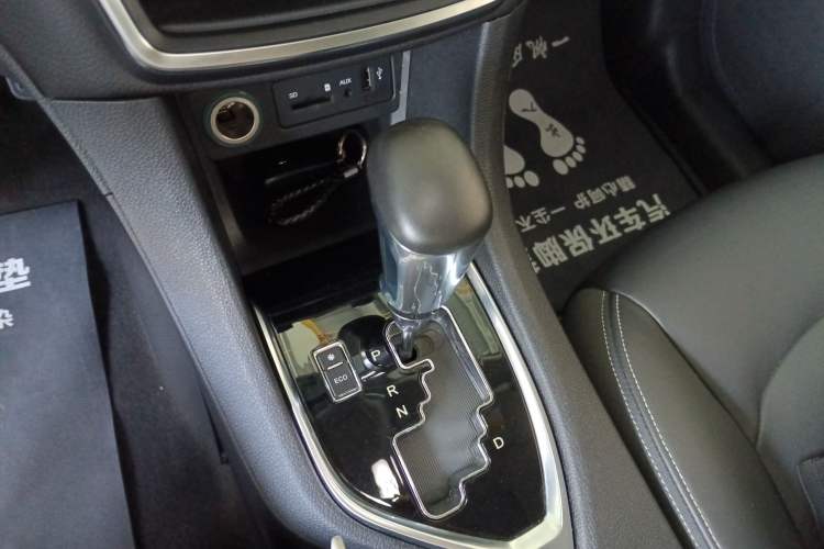 Used Dongfeng Aeolus AX5 2017 1.4T Automatic Fun Edition Gear Lever