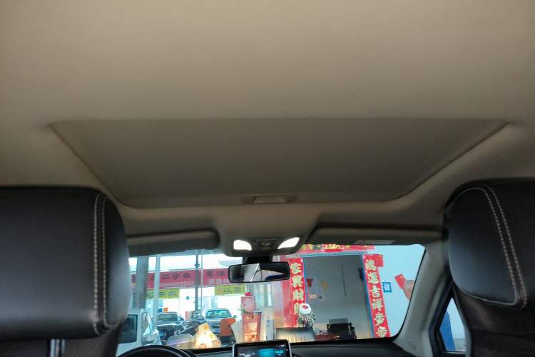 Used Dongfeng Aeolus AX5 2017 1.4T Automatic Qúzūn Model Headliner