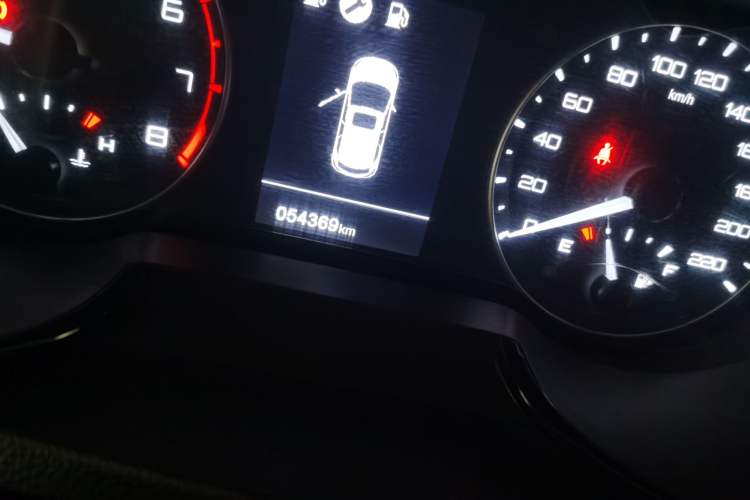 Used Dongfeng Aeolus AX5 2017 1.4T Automatic Qushang Model Odometer Close Up