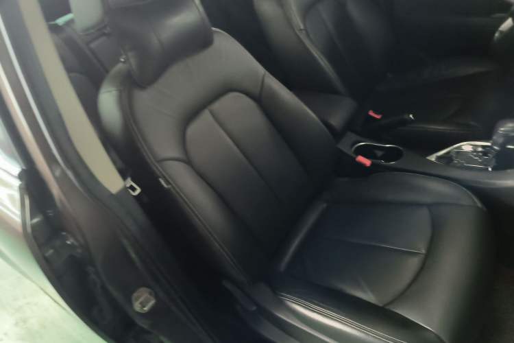 Used Dongfeng Aeolus AX5 2017 1.4T Automatic Qúzūn Model Right Front Seat
