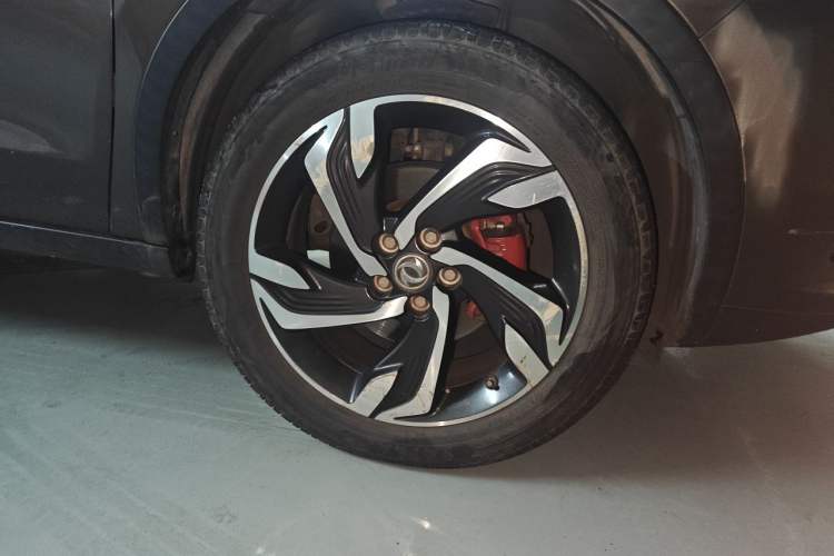 Used Dongfeng Aeolus AX5 2017 1.4T Manual Fun Edition Right Front Wheel Hub
