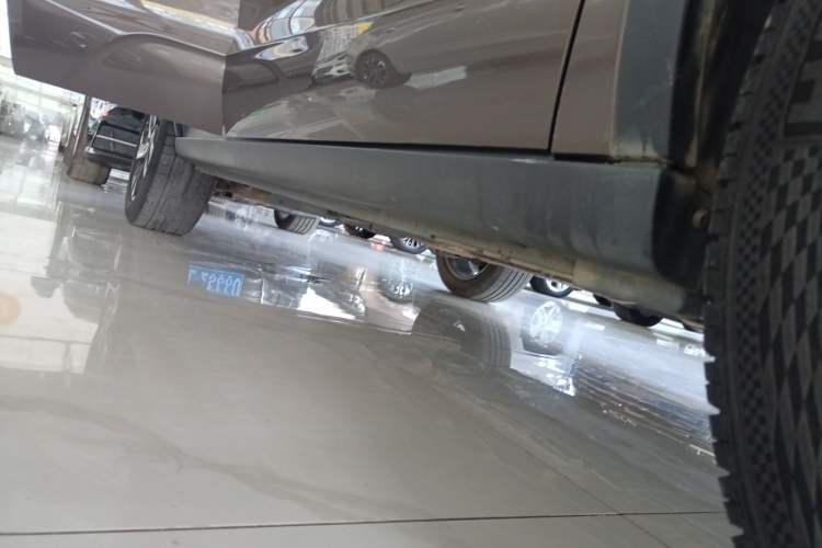 Used Dongfeng Aeolus AX5 2017 1.4T Automatic Fun Edition Right Side Sill
