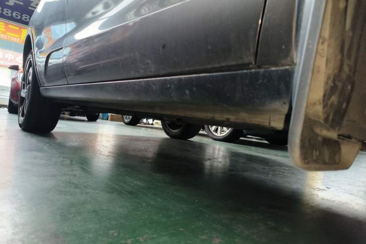 Used Dongfeng Aeolus AX5 2017 1.4T Automatic Qúzūn Model Right Side Sill