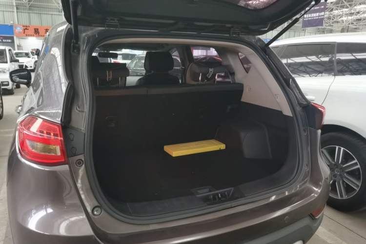 Used Dongfeng Aeolus AX5 2017 1.4T Automatic Qushang Model Trunk