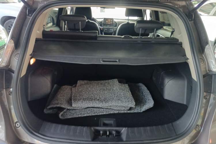 Used Dongfeng Aeolus AX5 2017 1.4T Automatic Fun Edition Trunk