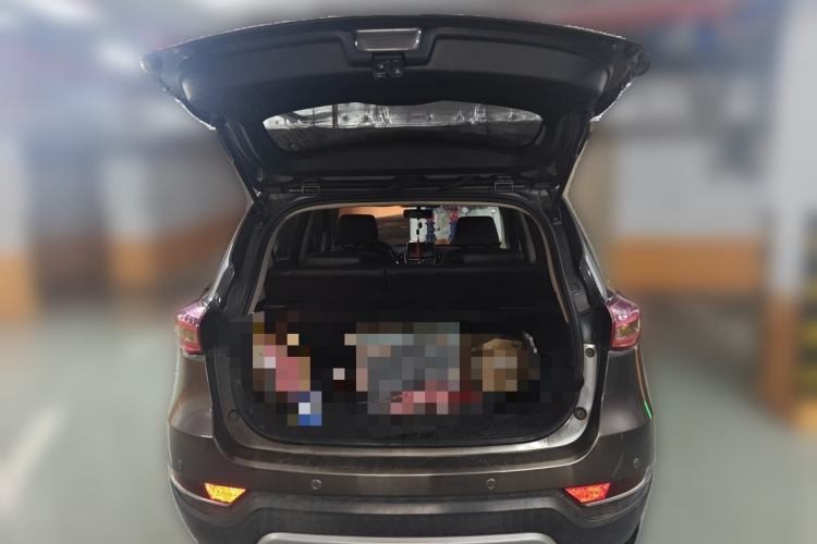 Used Dongfeng Aeolus AX5 2017 1.4T Manual Fun Edition Trunk