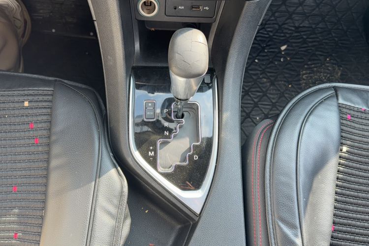 Used Dongfeng Aeolus AX5 2017 1.4T Automatic Qushang Model Gear Lever
