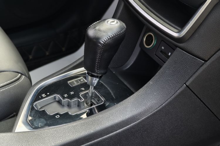 Used Dongfeng Aeolus AX5 2017 1.4T Automatic Fun Edition Interior 1