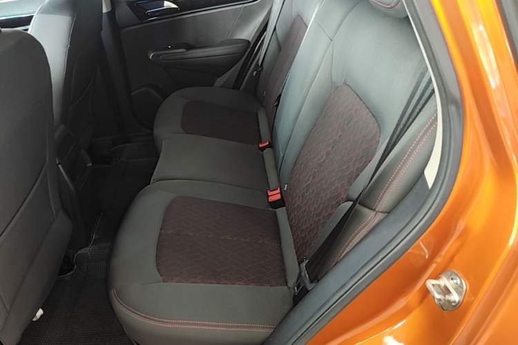 Used Dongfeng Aeolus AX5 2017 1.4T Automatic Qushang Model Left Rear Seat