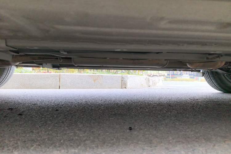 Used Dongfeng Aeolus AX5 2017 1.4T Automatic Qushang Model Right Side Sill