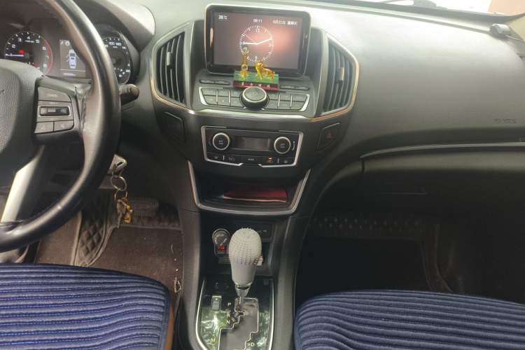 Used Dongfeng Aeolus AX5 2017 1.4T Automatic Qushang Model Audio And AC Panel