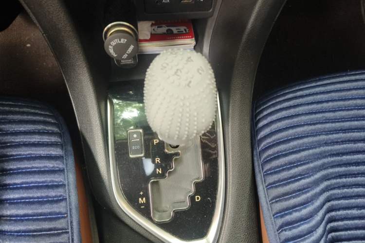 Used Dongfeng Aeolus AX5 2017 1.4T Automatic Qushang Model Gear Lever