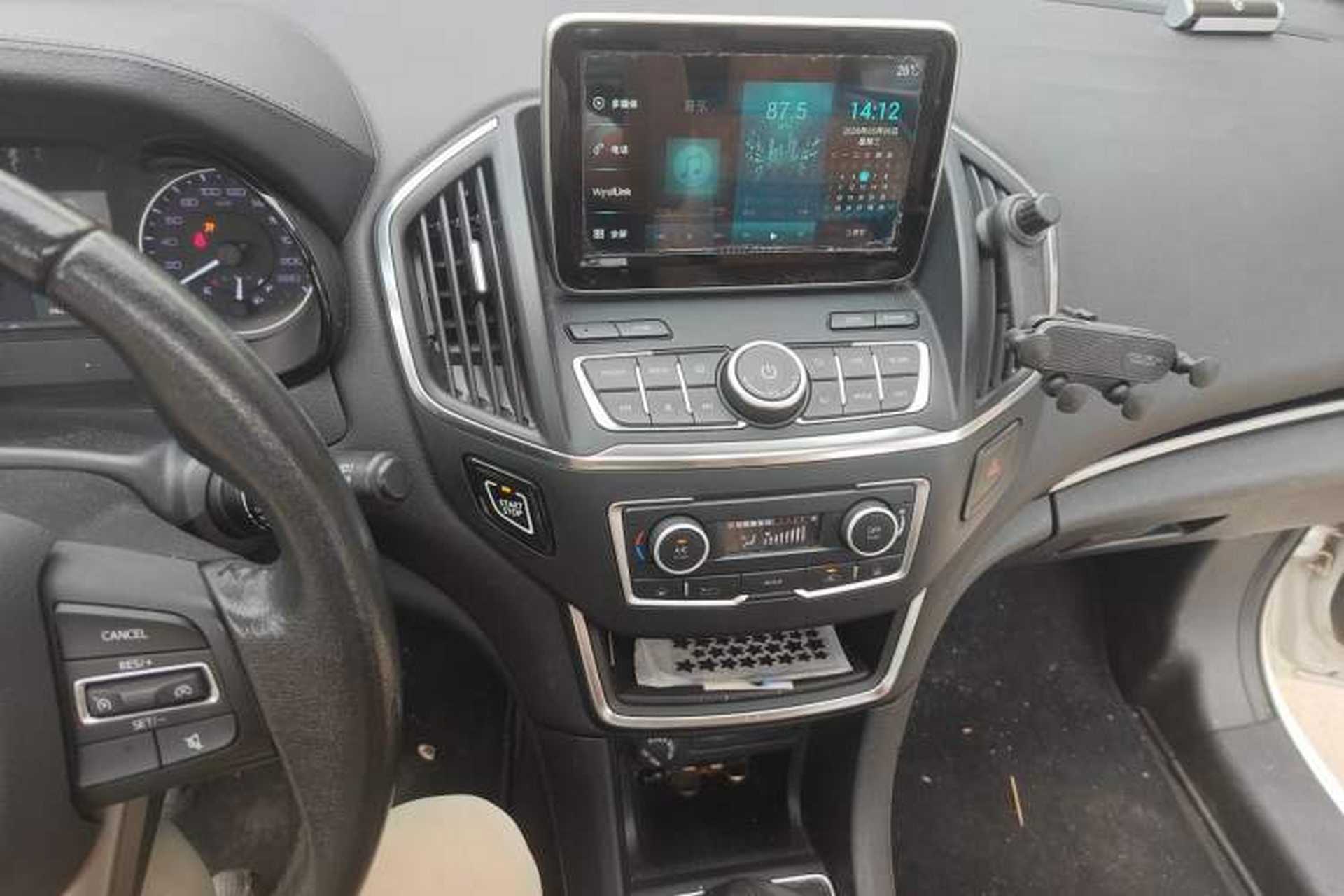 Used Dongfeng Aeolus AX5 2017 1.4T Manual Fun Edition Audio And AC Panel