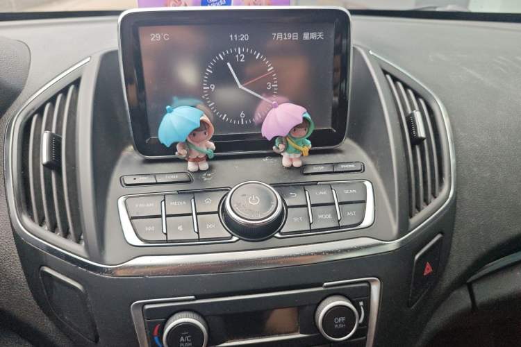Used Dongfeng Aeolus AX5 2017 1.4T Automatic Qushang Model Audio And AC Panel