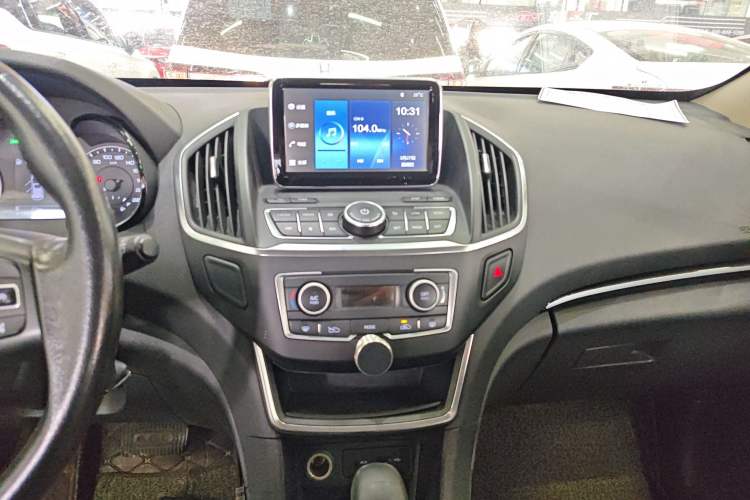 Used Dongfeng Aeolus AX5 2017 1.4T Automatic Qushang Model Audio And AC Panel