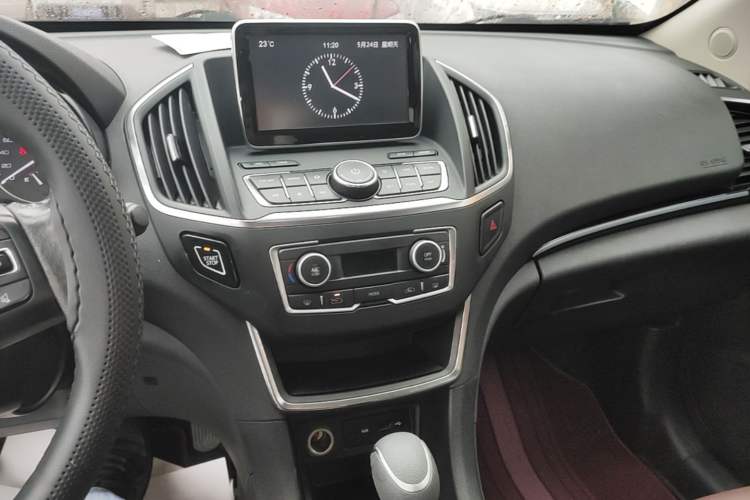 Used Dongfeng Aeolus AX5 2017 1.4T Automatic Quyue Model Audio And AC Panel