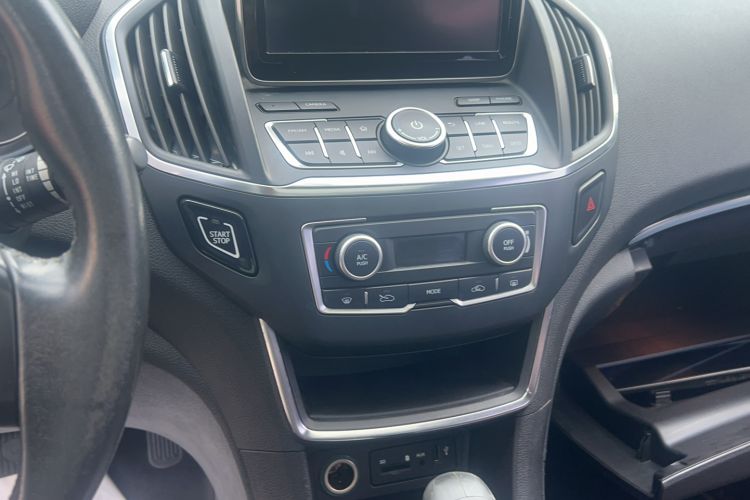 Used Dongfeng Aeolus AX5 2017 1.4T Automatic Quyue Model Audio And AC Panel
