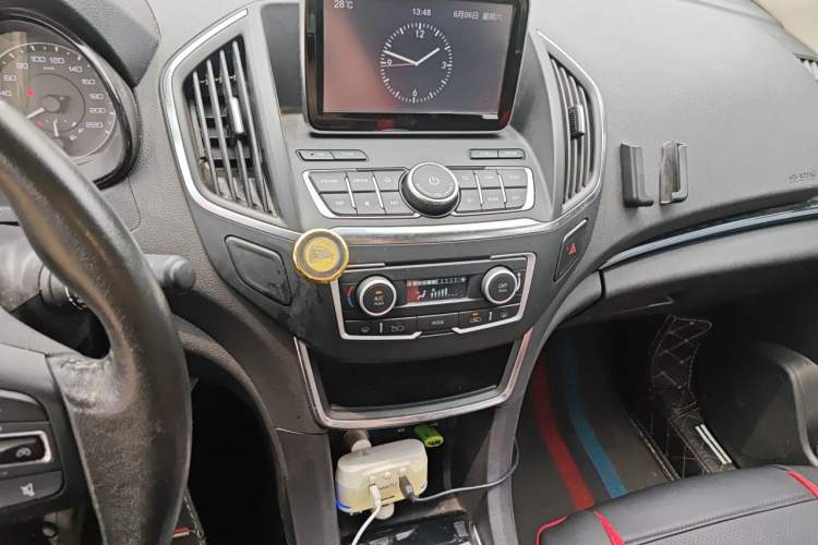 Used Dongfeng Aeolus AX5 2017 1.4T Automatic Qushang Model Audio And AC Panel