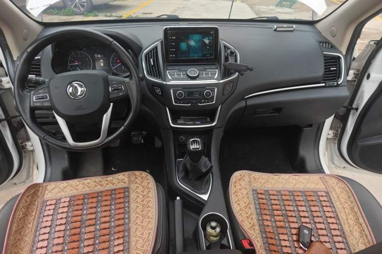 Used Dongfeng Aeolus AX5 2017 1.4T Manual Fun Edition Center Console