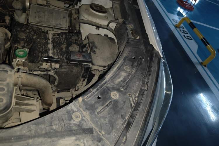 Used Dongfeng Aeolus AX5 2017 1.4T Automatic Quyue Model Engine Bay Left