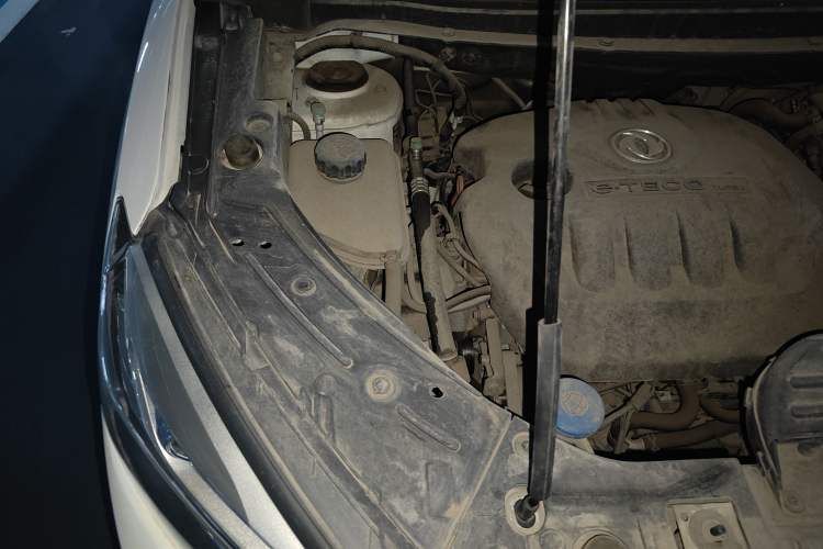 Used Dongfeng Aeolus AX5 2017 1.4T Automatic Quyue Model Engine Bay Right